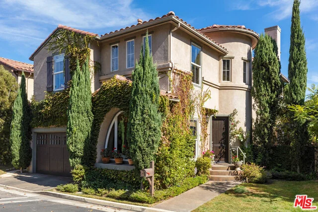 Unit for sale at 2758 HOLLYVIEW Court, Los Angeles, CA 90068