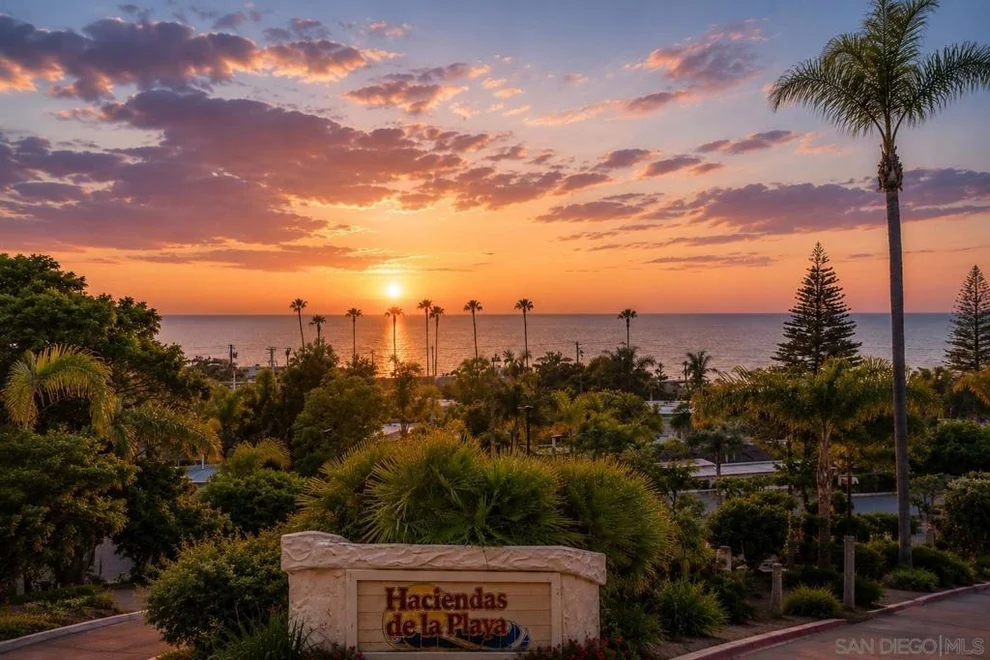 Unit for sale at 381 Playa Blanca, Encinitas, CA 92024