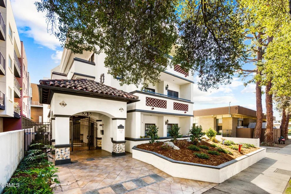 Unit for sale at 156 S Oak Knoll Avenue, Pasadena, CA 91101