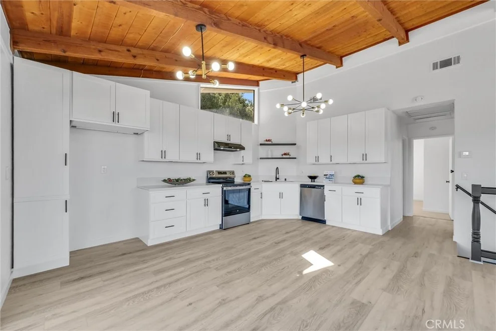 Unit for sale at 33580 Landerville, Lake Elsinore, CA 92530