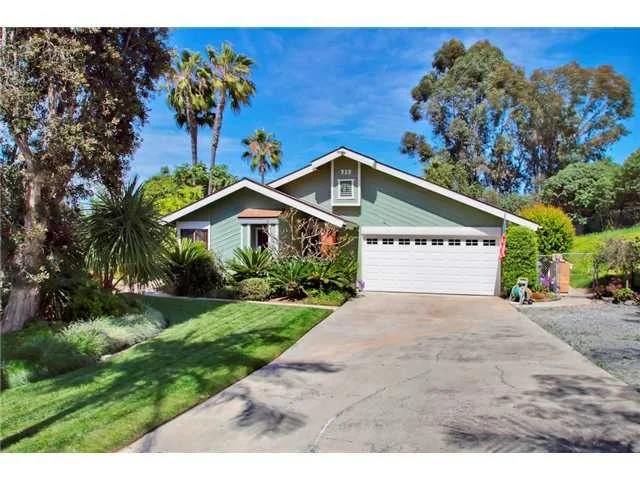 Unit for sale at 713 Las Palmas Drive, Vista, CA 92081
