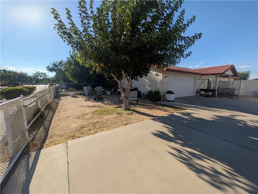 Unit for sale at 16410 Smoke Tree, Hesperia, CA 92345