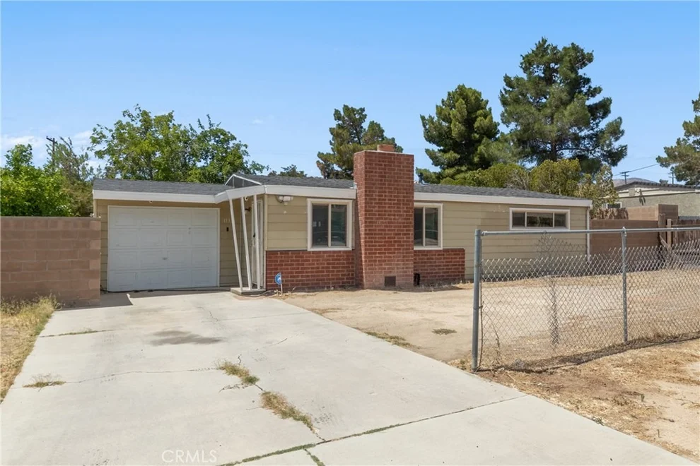 Unit for sale at 1132 W Avenue P14, Palmdale, CA 93551