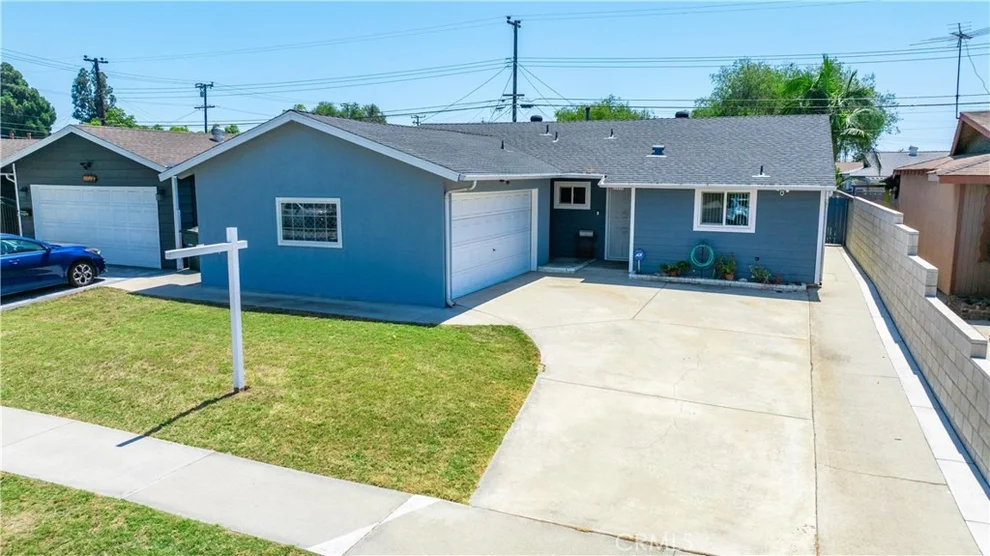 Unit for sale at 11534 Elvins, Lakewood, CA 90715