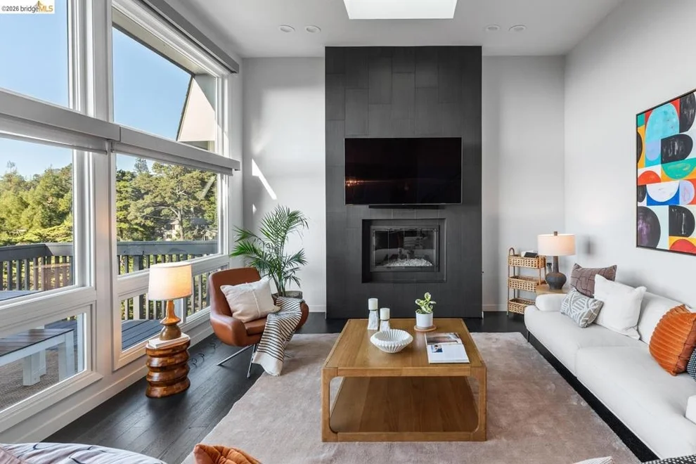 Unit for sale at 6305 Melville Dr, Oakland, CA 94611