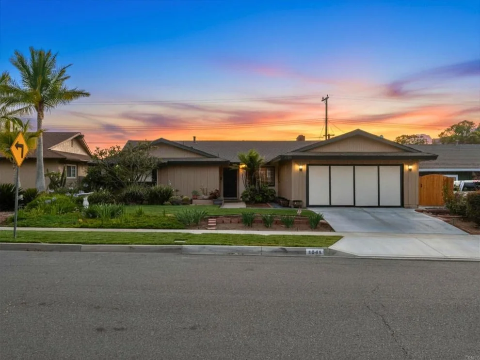Unit for sale at 2646 Larchmont Avenue, Santa Ana, CA 92705