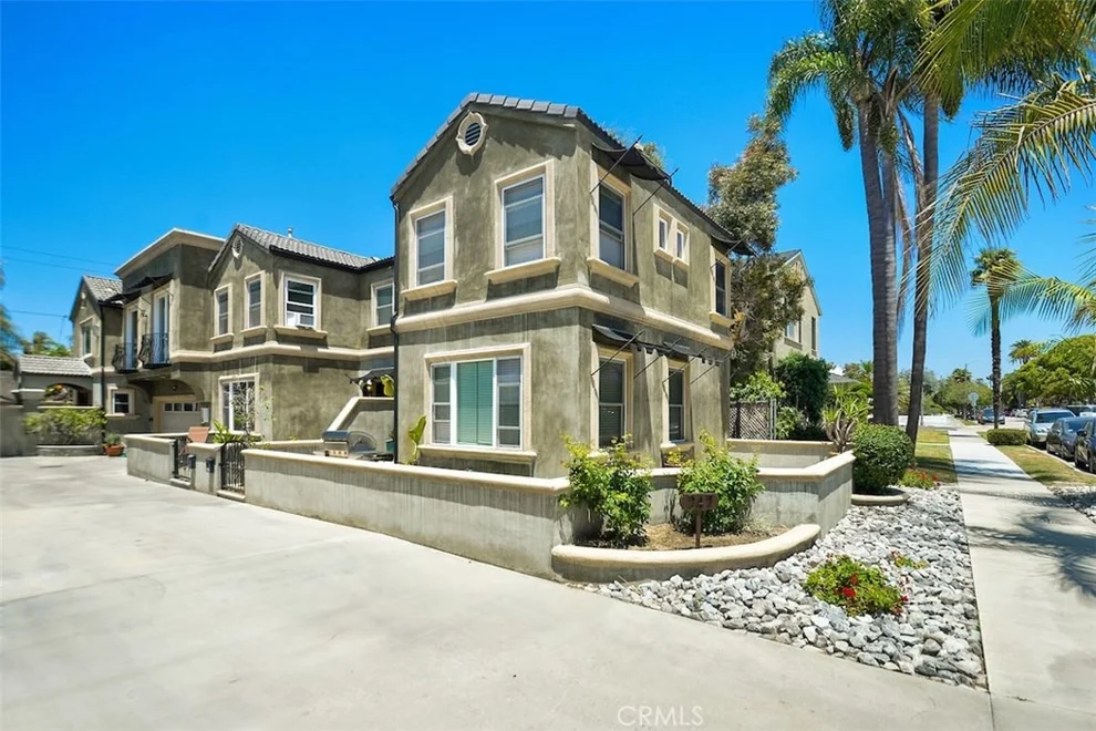 Unit for sale at 247 Grand Avenue, Long Beach, CA 90803