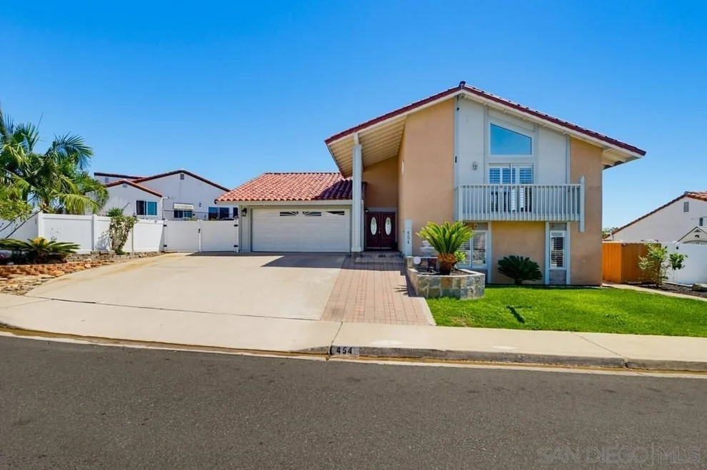 Unit for sale at 454 Camino Elevado, Bonita, CA 91902