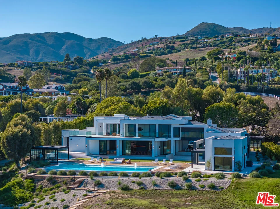 Unit for sale at 27715 Pacific Coast Highway, Malibu, CA 90265