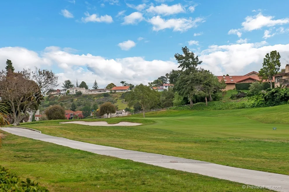Unit for sale at 2523 Navarra Dr, Carlsbad, CA 92009