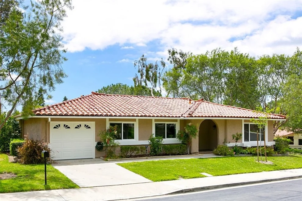 Unit for sale at 27782 Calle Marin, Mission Viejo, CA 92692