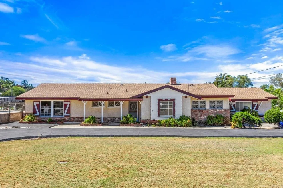 Unit for sale at 2721 Surrey Lane, Escondido, CA 92029