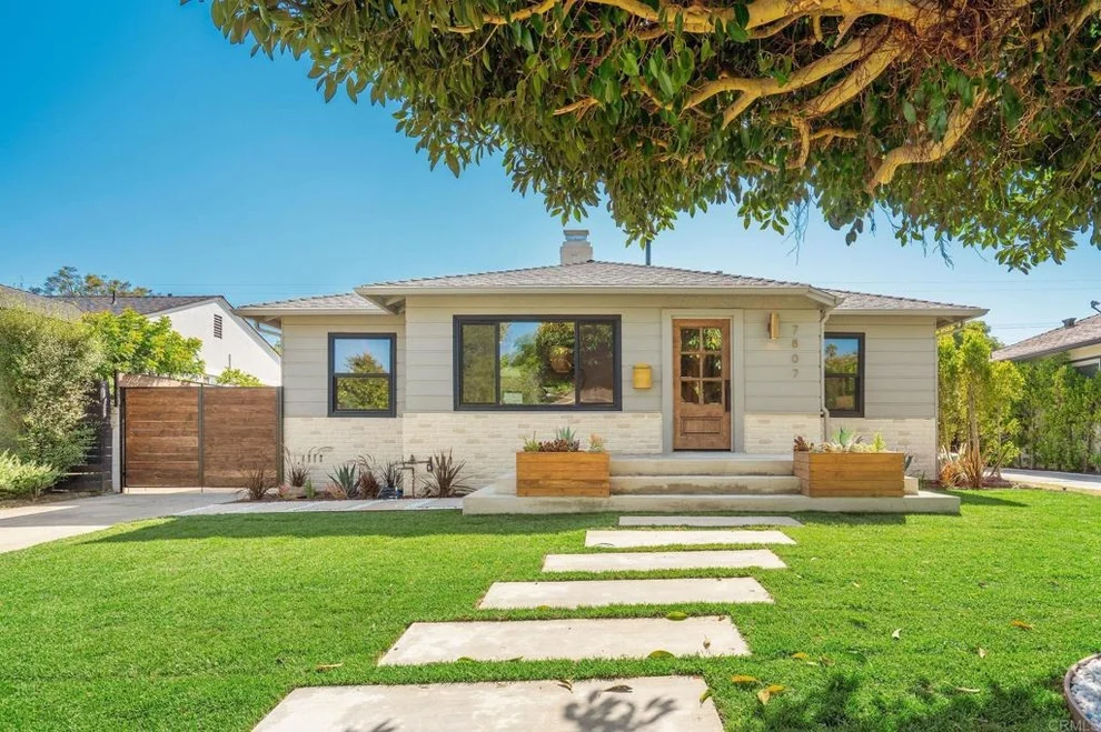 Unit for sale at 7807 Agnew Ave, Los Angeles, CA 90045
