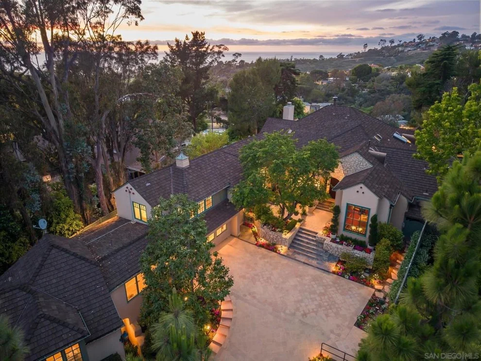 Unit for sale at 6388 La Jolla Scenic Dr S, La Jolla, CA 92037