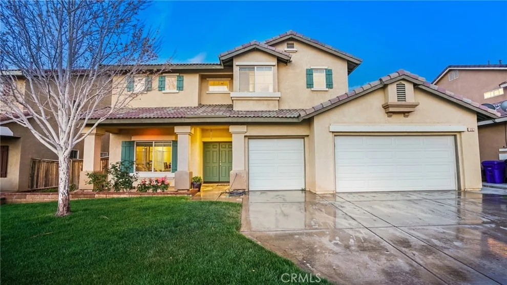 Unit for sale at 12621 Sunglow Lane, Victorville, CA 92392