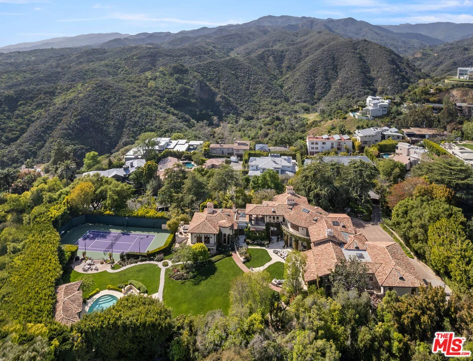 Unit for sale at 1550 Amalfi Drive, Pacific Palisades, CA 90272