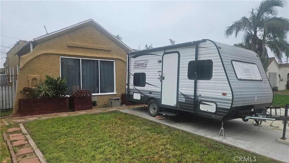 Unit for sale at 739 W 102nd, Los Angeles, CA 90044