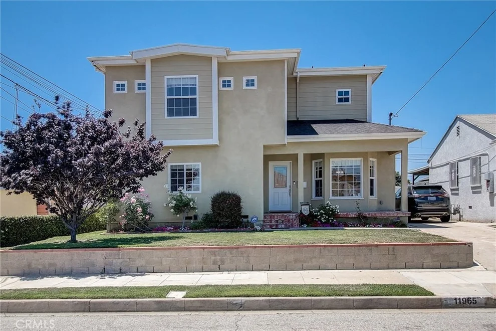 Unit for sale at 11965 Menlo Avenue, Hawthorne, CA 90250