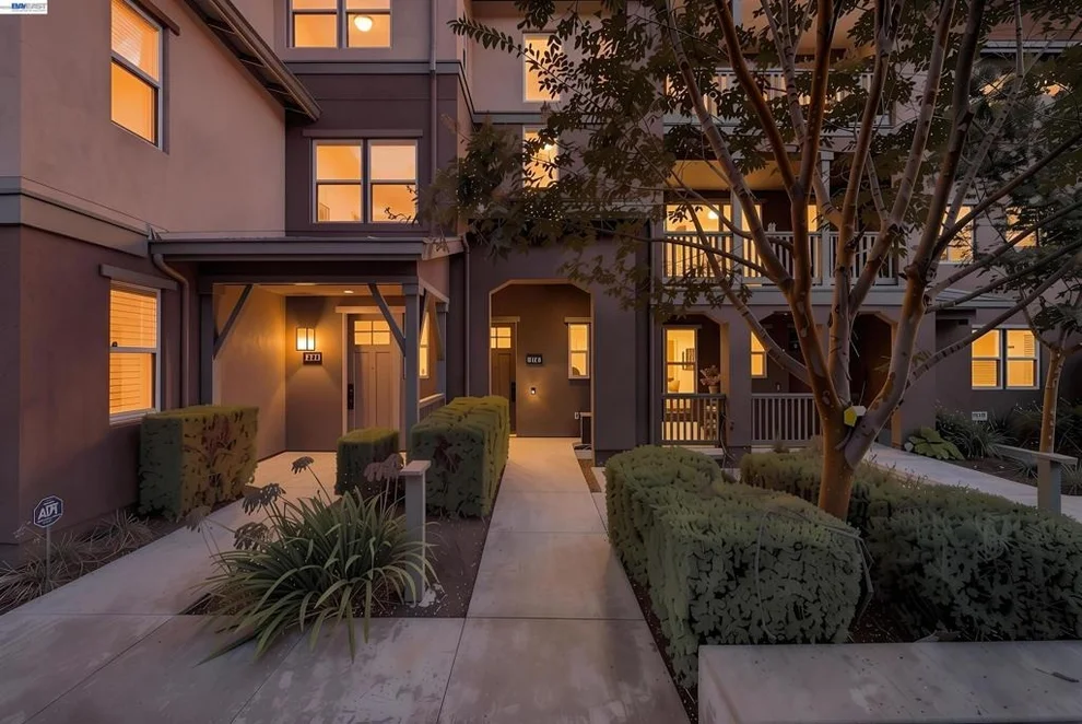 Unit for sale at 479 Diller St, Alameda, CA 94501