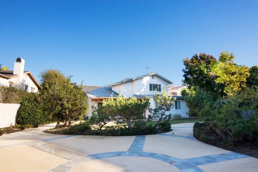 Unit for sale at 5570 Avenida Fiesta, La Jolla, CA 92037