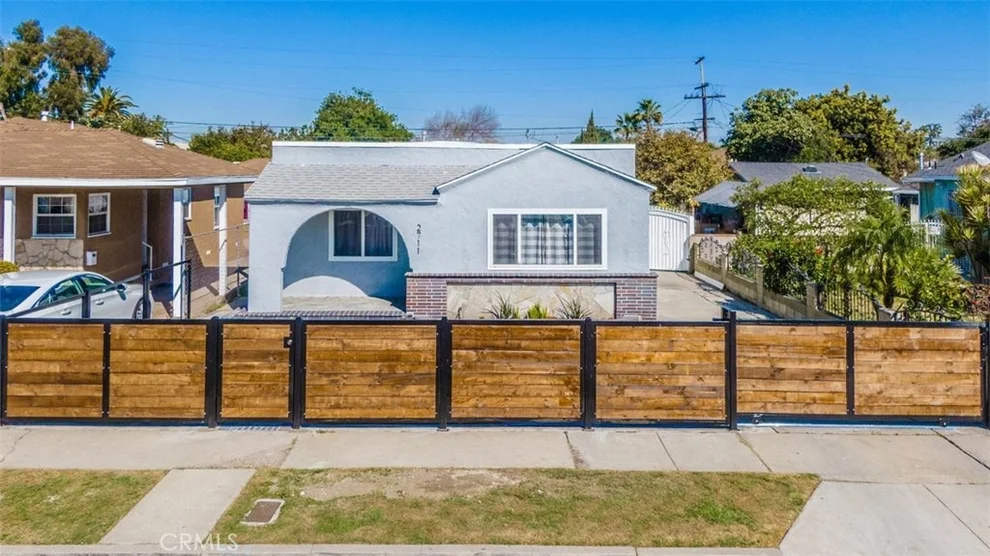 Unit for sale at 2711 111th Street, Lynwood, CA 90262