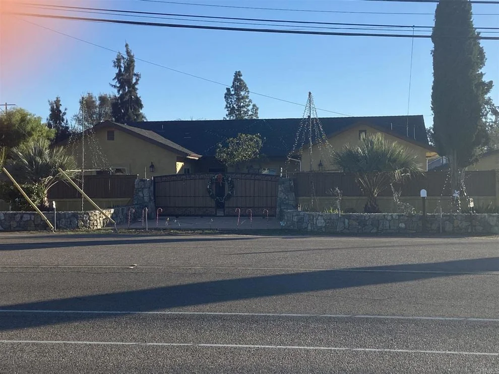 Unit for sale at 1516 18 Hanson Ln, Ramona, CA 92065