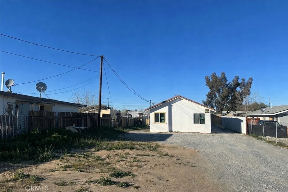 Unit for sale at 11754 Hardy, Adelanto, CA 92301