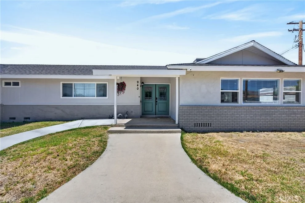 Unit for sale at 940 E Whittier, Hemet, CA 92543