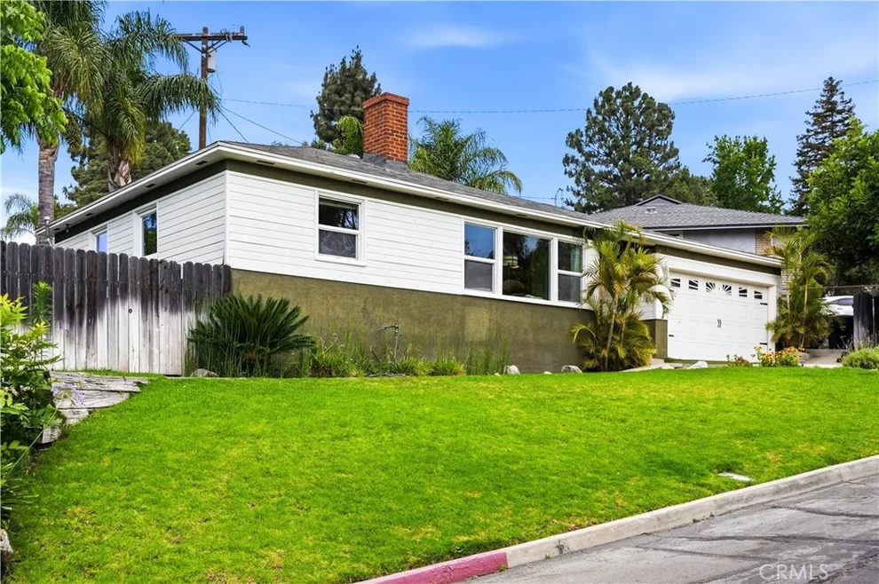 Unit for sale at 4611 Willalee, Glendale, CA 91214