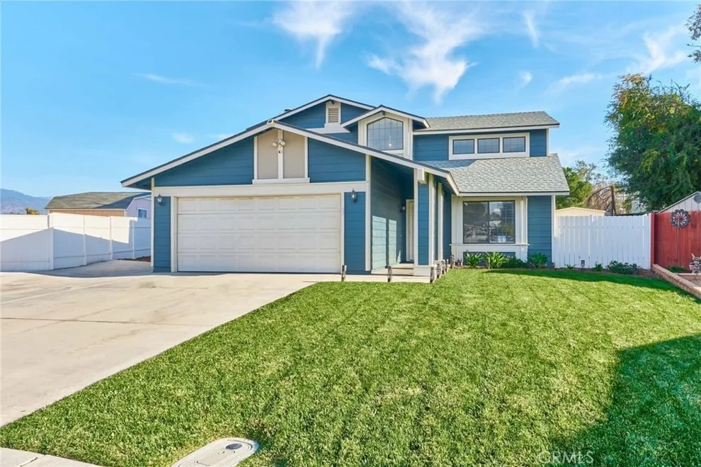 Unit for sale at 345 Eisenhower Court, Hemet, CA 92543