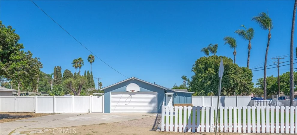 Unit for sale at 4301 W Lilac, Santa Ana, CA 92704