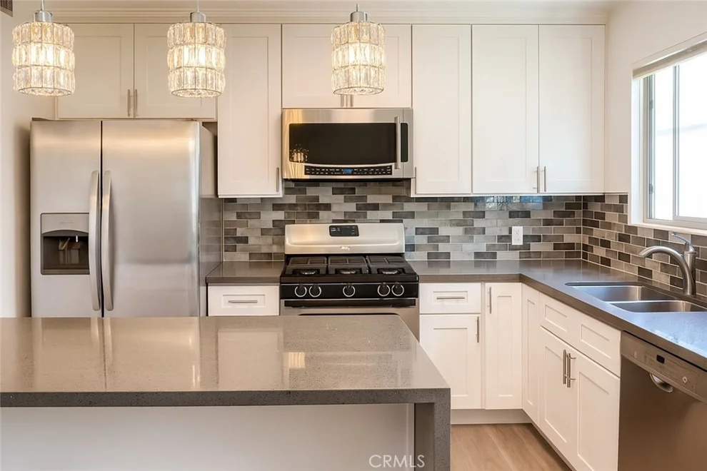 Unit for sale at 6301 Coldwater Canyon, Valley Glen, CA 91606