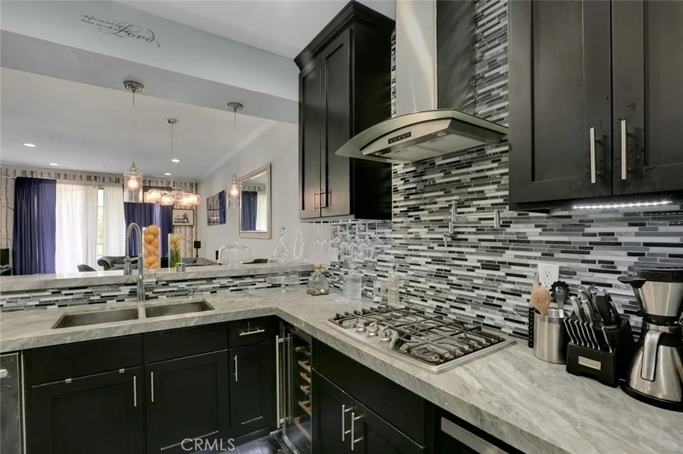 Unit for sale at 555 Maine Avenue, Long Beach, CA 90802