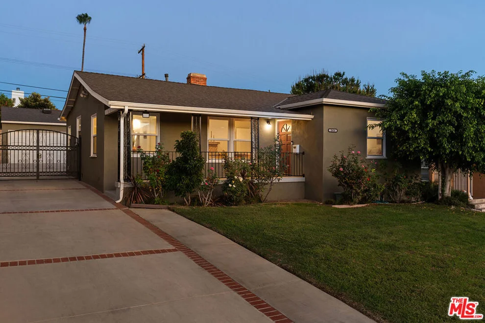 Unit for sale at 2616 N Keystone Street, Burbank, CA 91504