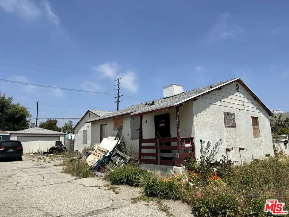 Unit for sale at 8331 Kittyhawk Avenue, Los Angeles, CA 90045