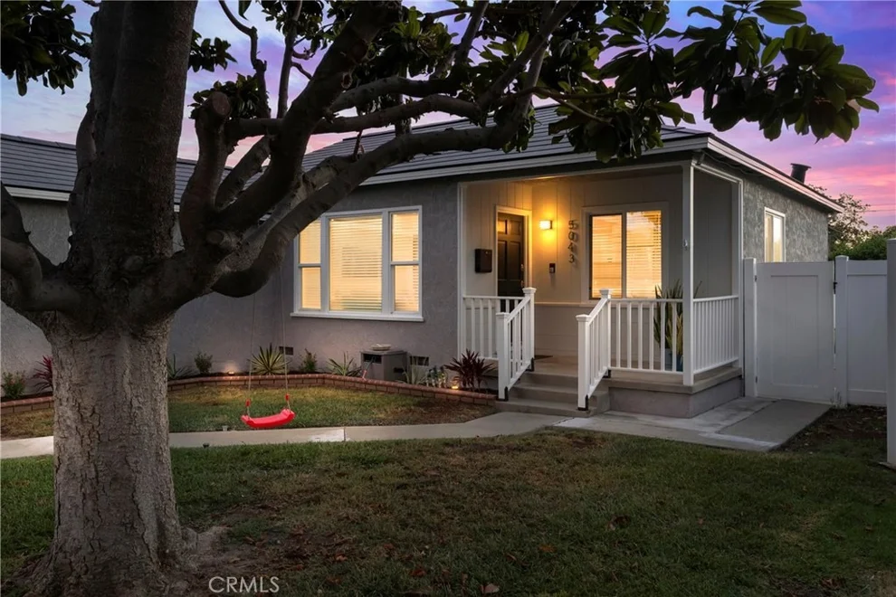 Unit for sale at 5043 Verdura, Lakewood, CA 90712