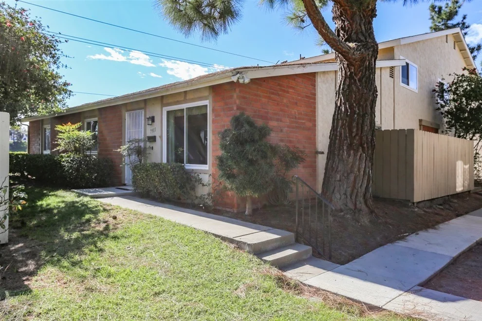 Unit for sale at 7911 Camino Glorita, San Diego, CA 92122