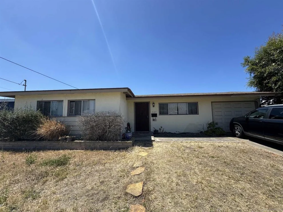 Unit for sale at 5125 Lehrer Dr, San Diego, CA 92117