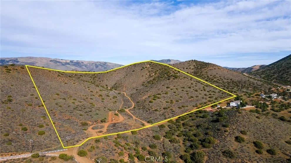 Unit for sale at 0 Hanawalt Road, Agua Dulce, CA 91390