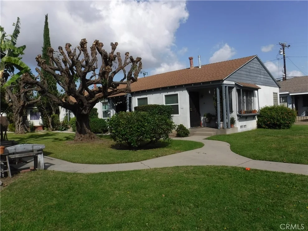 Unit for sale at 2685 Santa Fe Avenue, Long Beach, CA 90810