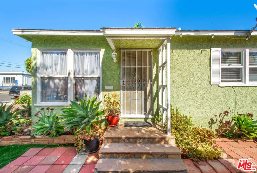 Unit for sale at 1118 Marlborough Avenue, Inglewood, CA 90302