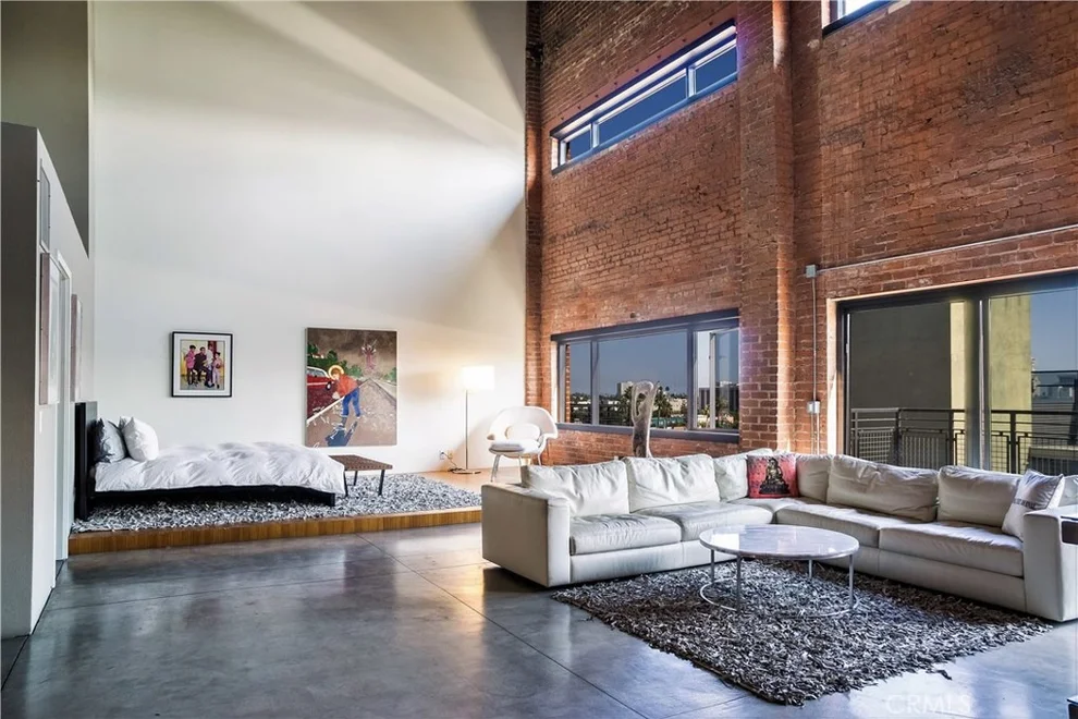 Unit for sale at 835 Locust Avenue, Long Beach, CA 90813