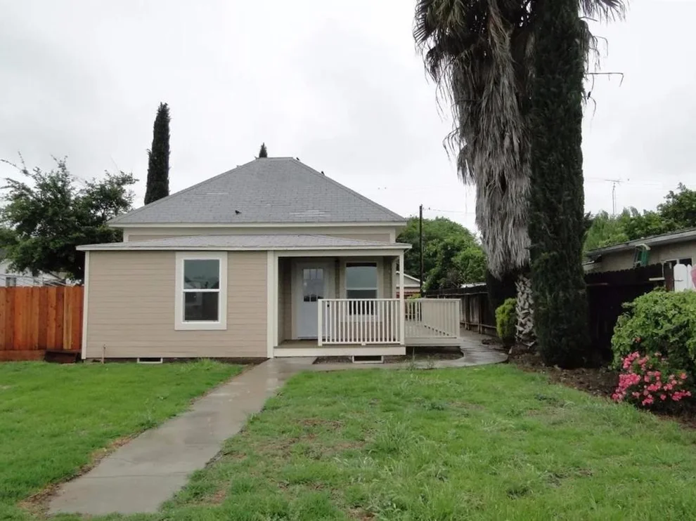 Unit for sale at 427 East Avenue, Gustine, CA 95322