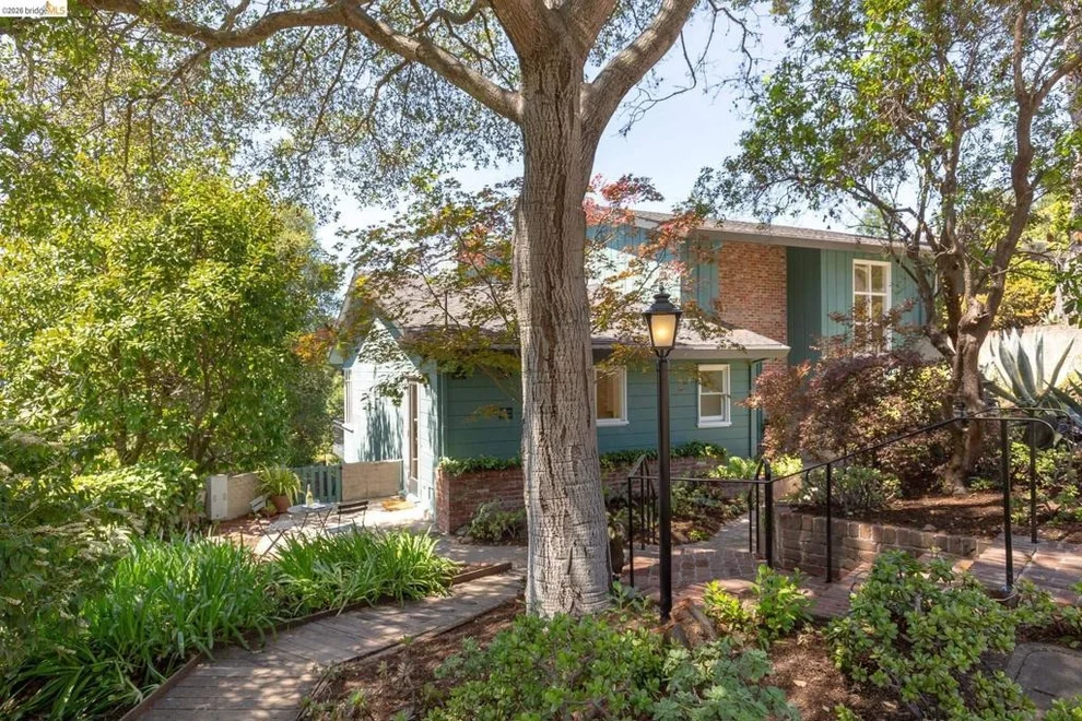 Unit for sale at 5727 La Salle Ave, Oakland, CA 94611