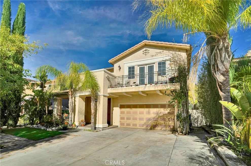 Unit for sale at 15717 Alia Court, Canyon Country, CA 91387