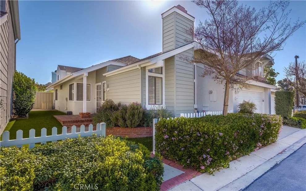 Unit for sale at 22 Autumnleaf, Irvine, CA 92614
