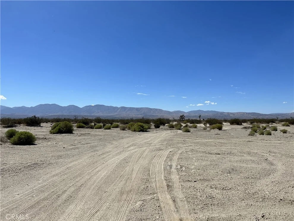 Unit for sale at 147 E. Avenue R, Littlerock, CA 93543