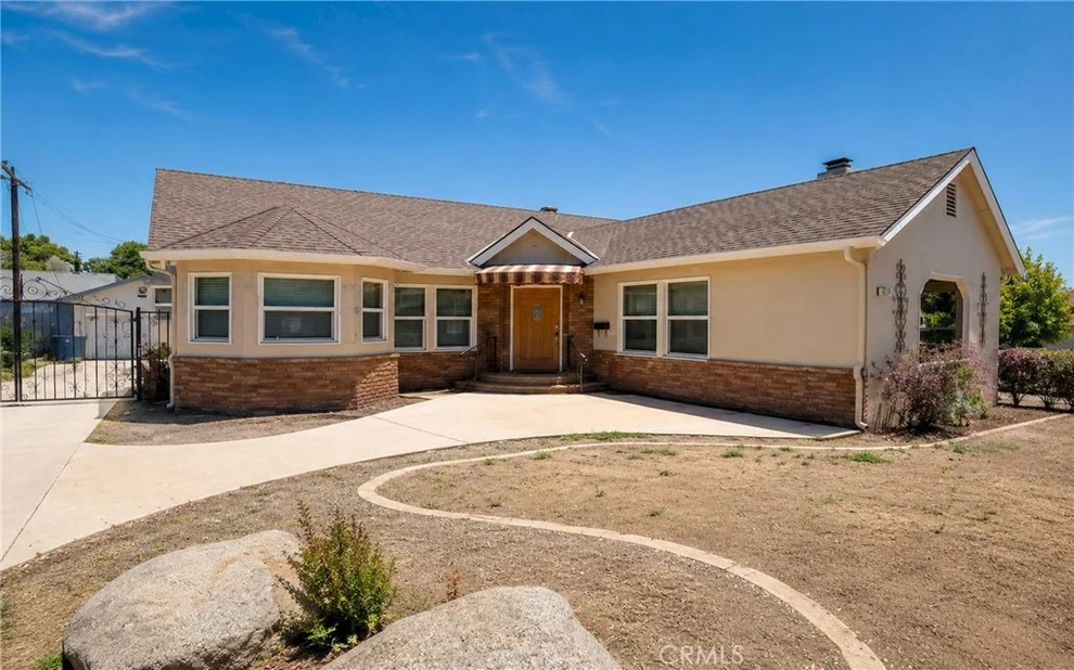 Unit for sale at 232 E Weldon, Fresno, CA 93704