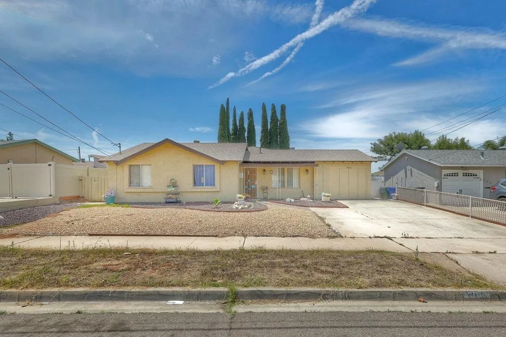 Unit for sale at 965 Spinel Ave, El Cajon, CA 92021