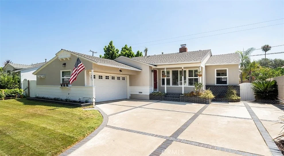 Unit for sale at 2321 N Forest Avenue, Santa Ana, CA 92706